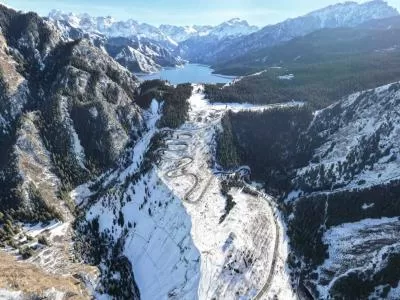 天山天池:瑶光百丈澜中的古老传说,分类:🎊精选壁纸,发布时间:2026-01-09 天山天池:瑶光百丈澜中的古老传说,分类:🎊精选壁纸,标签:自然奇观, 天山天池, 瑶光诗篇, 王母传说, 穆王遗迹